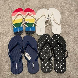 5 pairs of size 8 Old Navy Flip flops New with tags